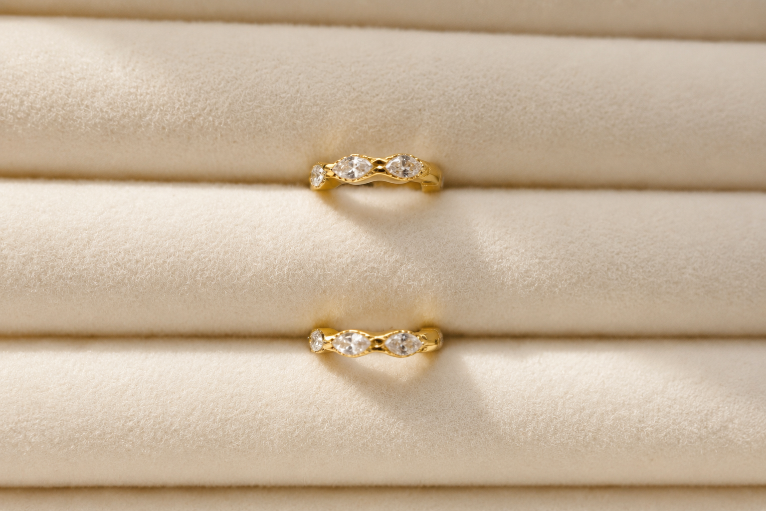 Marquis Huggie Hoops